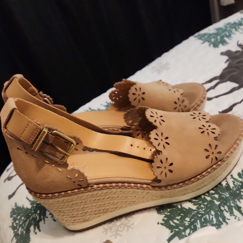 Crown Vintage Wedge Shoes